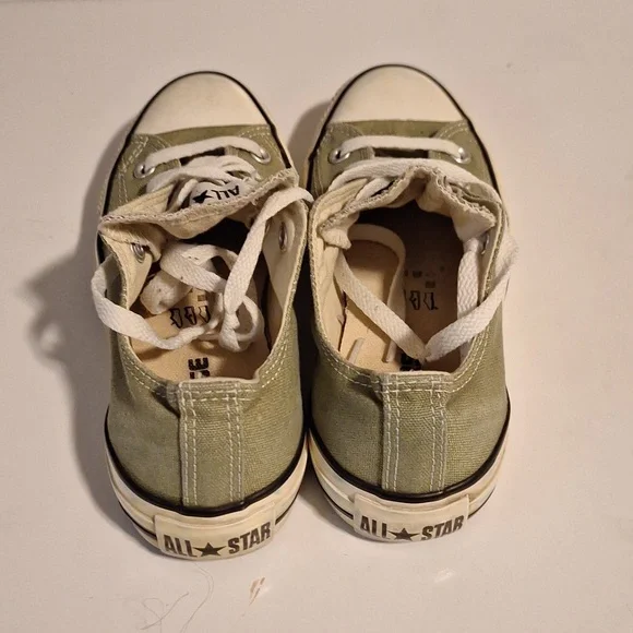 Converse shoes - Picture 2 of 4